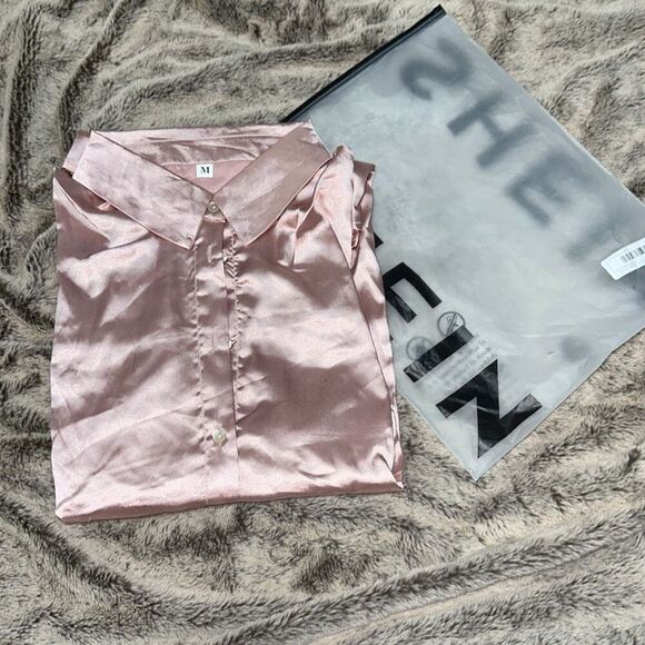 Sheinâlong sleeve collared button up satin feel shirt | Sz M - Picture 2 of 4
